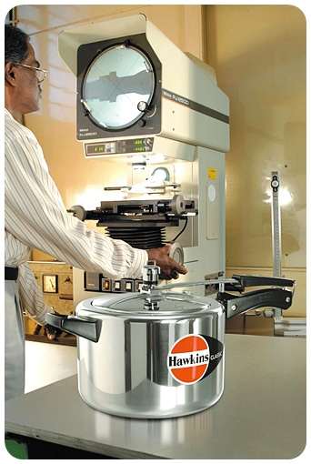 Hawkins B40 6.5 Liter Classic Aluminum Pressure Cooker